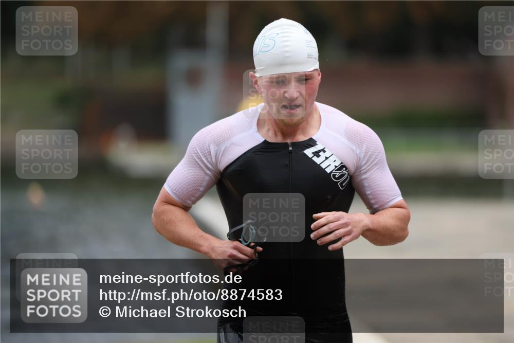 14.09.2025 - Stadtparktriathlon Michael Strokosch http://msf.ph/oto/8874583 14.09.2025 12:35:18 Schwimmen 1403 meine-sportfotos.de