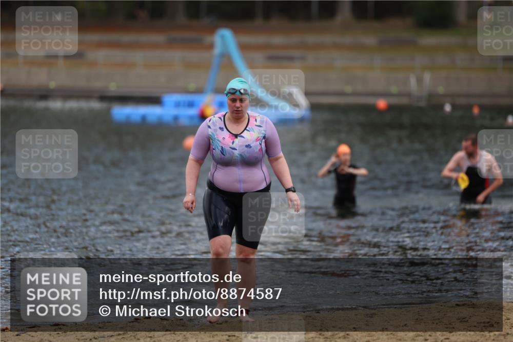 14.09.2025 - Stadtparktriathlon Michael Strokosch http://msf.ph/oto/8874587 14.09.2025 12:36:03 Schwimmen 1331 meine-sportfotos.de