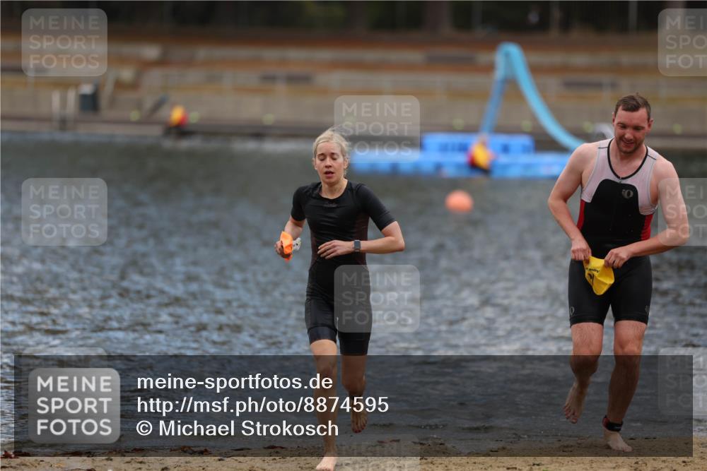14.09.2025 - Stadtparktriathlon Michael Strokosch http://msf.ph/oto/8874595 14.09.2025 12:36:16 Schwimmen 1324, 1350 meine-sportfotos.de