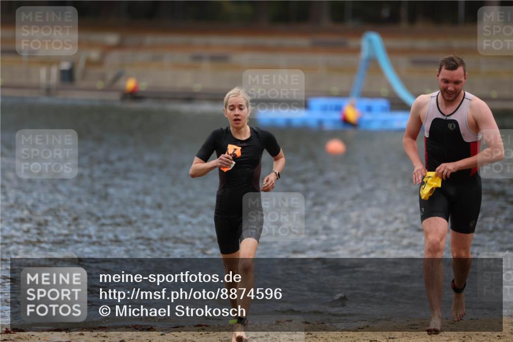 14.09.2025 - Stadtparktriathlon Michael Strokosch http://msf.ph/oto/8874596 14.09.2025 12:36:17 Schwimmen 1324, 1350 meine-sportfotos.de