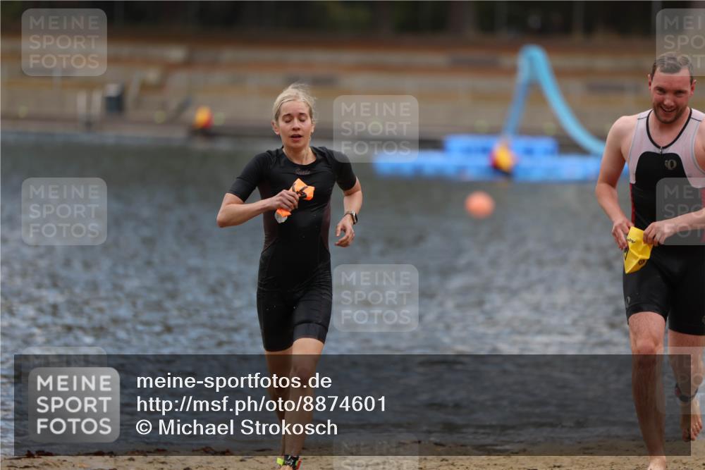 14.09.2025 - Stadtparktriathlon Michael Strokosch http://msf.ph/oto/8874601 14.09.2025 12:36:17 Schwimmen 1324, 1350 meine-sportfotos.de