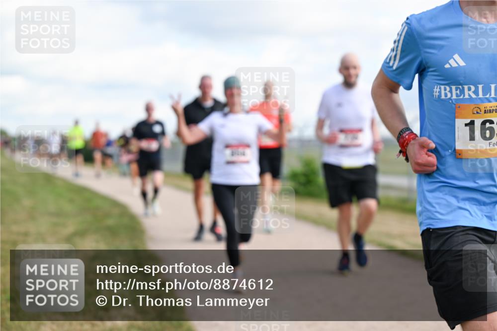 14.09.2025 - Airport Race Dr. Thomas Lammeyer http://msf.ph/oto/8874612 14.09.2025 12:19:20 Laufen 141, 16 meine-sportfotos.de