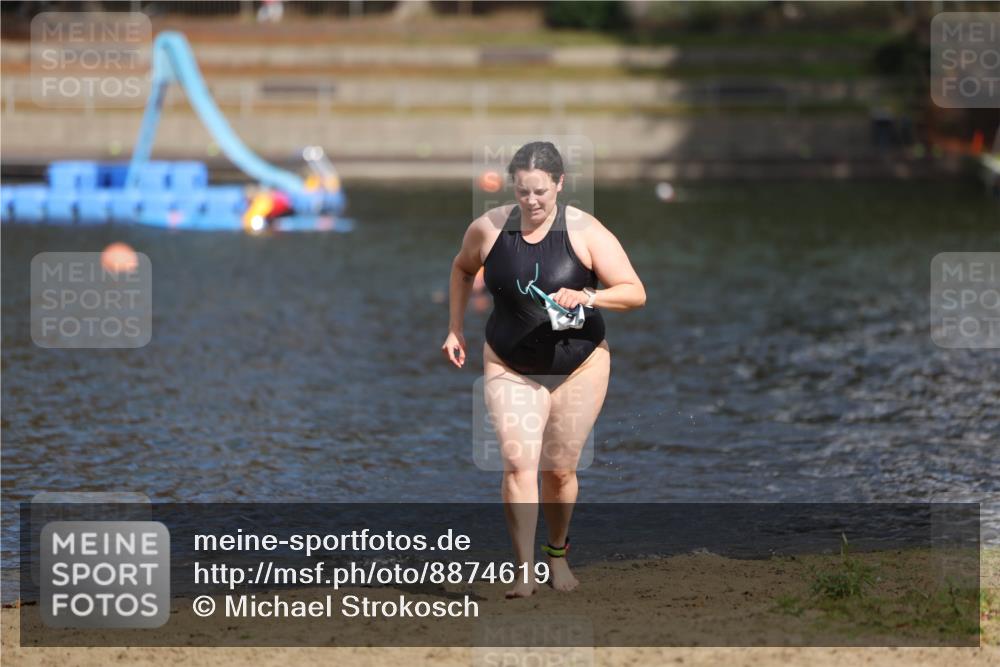 14.09.2025 - Stadtparktriathlon Michael Strokosch http://msf.ph/oto/8874619 14.09.2025 12:37:59 Schwimmen 1330 meine-sportfotos.de