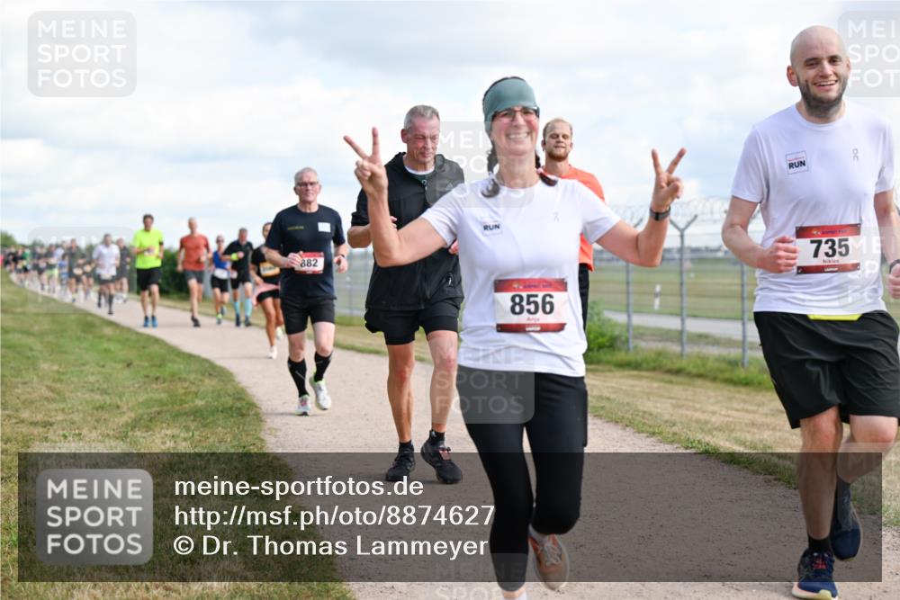 14.09.2025 - Airport Race Dr. Thomas Lammeyer http://msf.ph/oto/8874627 14.09.2025 12:19:21 Laufen 882, 856, 735 meine-sportfotos.de
