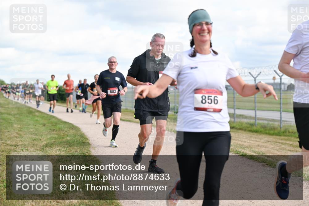 14.09.2025 - Airport Race Dr. Thomas Lammeyer http://msf.ph/oto/8874633 14.09.2025 12:19:21 Laufen 882, 856 meine-sportfotos.de