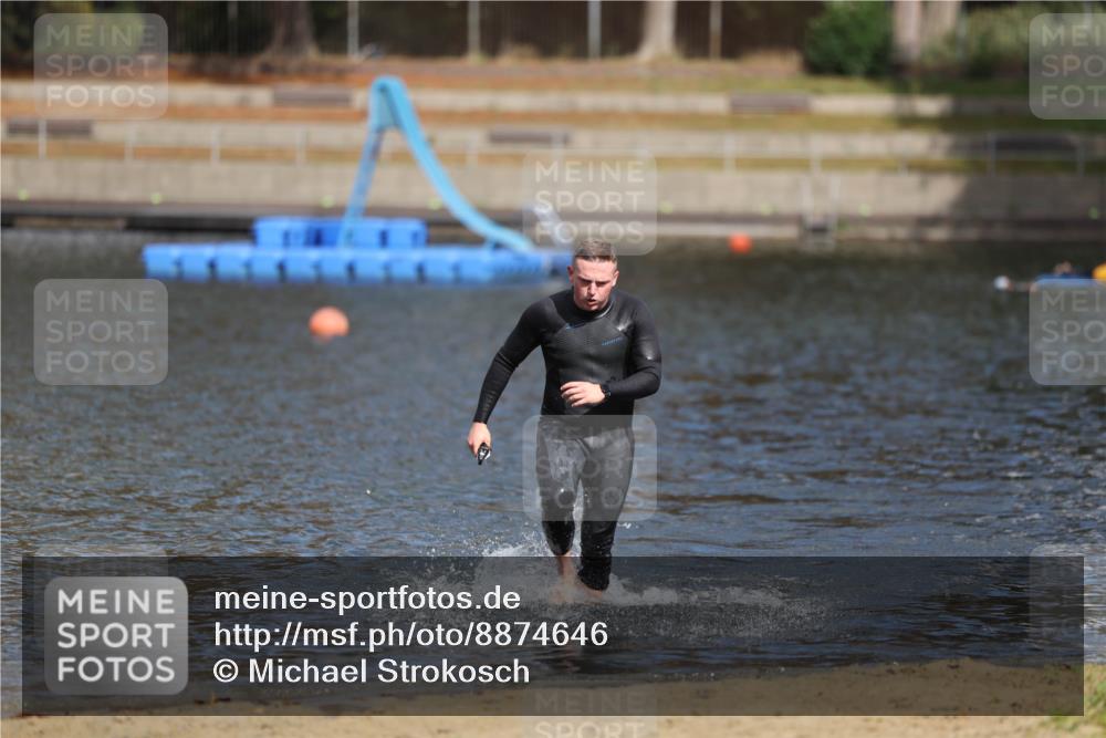 14.09.2025 - Stadtparktriathlon Michael Strokosch http://msf.ph/oto/8874646 14.09.2025 12:38:48 Schwimmen 1357 meine-sportfotos.de