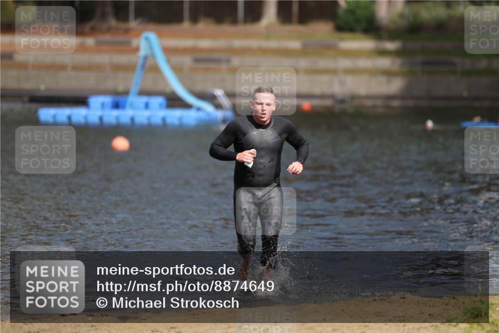 14.09.2025 - Stadtparktriathlon Michael Strokosch http://msf.ph/oto/8874649 14.09.2025 12:38:50 Schwimmen 1357 meine-sportfotos.de