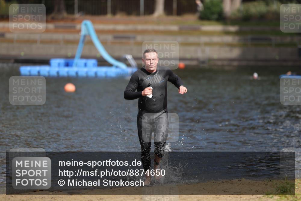 14.09.2025 - Stadtparktriathlon Michael Strokosch http://msf.ph/oto/8874650 14.09.2025 12:38:50 Schwimmen 1357 meine-sportfotos.de