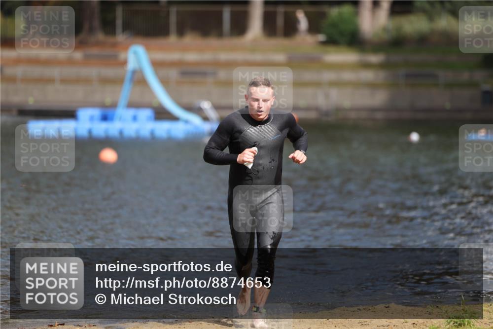 14.09.2025 - Stadtparktriathlon Michael Strokosch http://msf.ph/oto/8874653 14.09.2025 12:38:51 Schwimmen 1357 meine-sportfotos.de