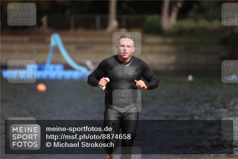 14.09.2025 - Stadtparktriathlon Michael Strokosch http://msf.ph/oto/8874658 14.09.2025 12:38:52 Schwimmen 1357 meine-sportfotos.de