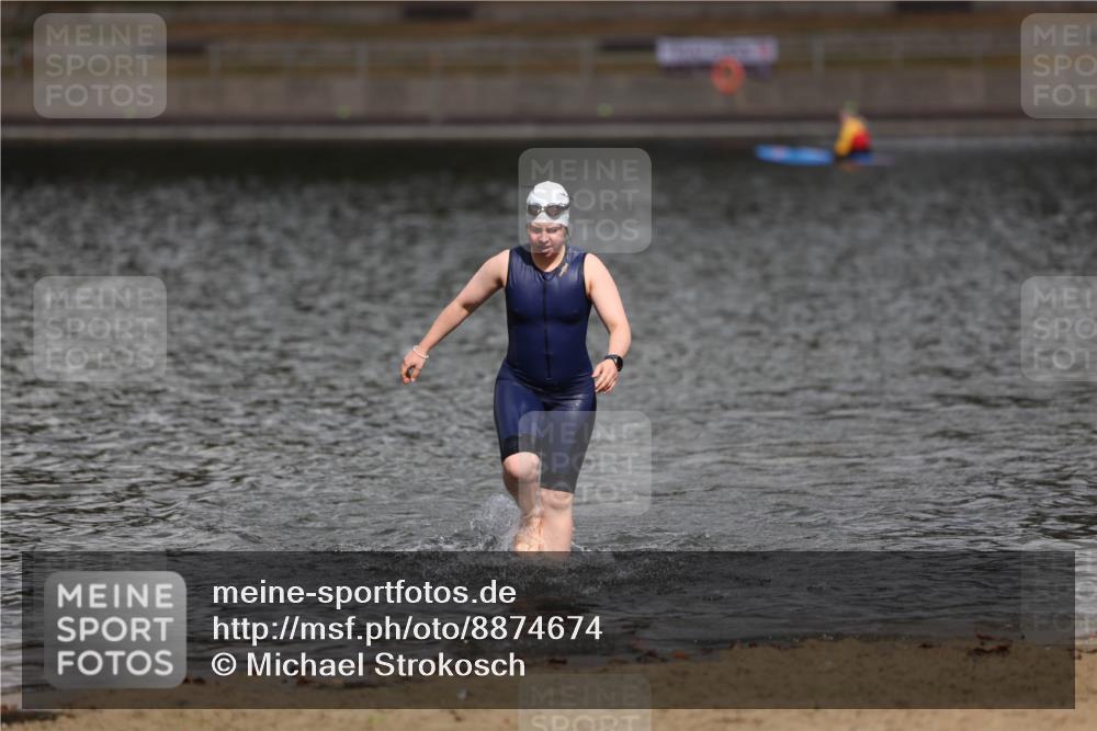 14.09.2025 - Stadtparktriathlon Michael Strokosch http://msf.ph/oto/8874674 14.09.2025 12:40:54 Schwimmen 1323 meine-sportfotos.de