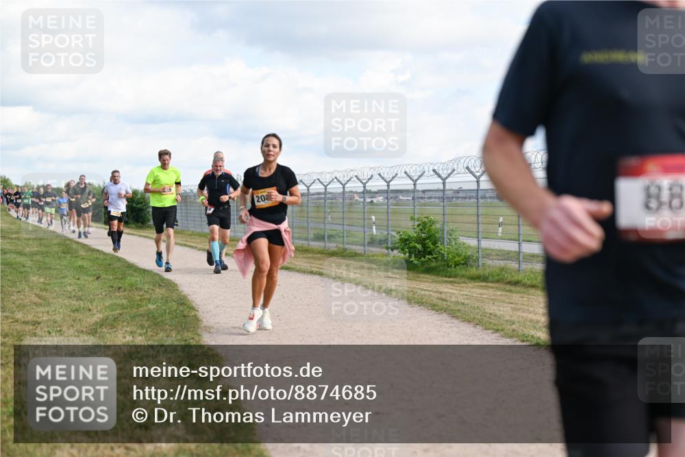14.09.2025 - Airport Race Dr. Thomas Lammeyer http://msf.ph/oto/8874685 14.09.2025 12:19:24 Laufen 20, 88 meine-sportfotos.de
