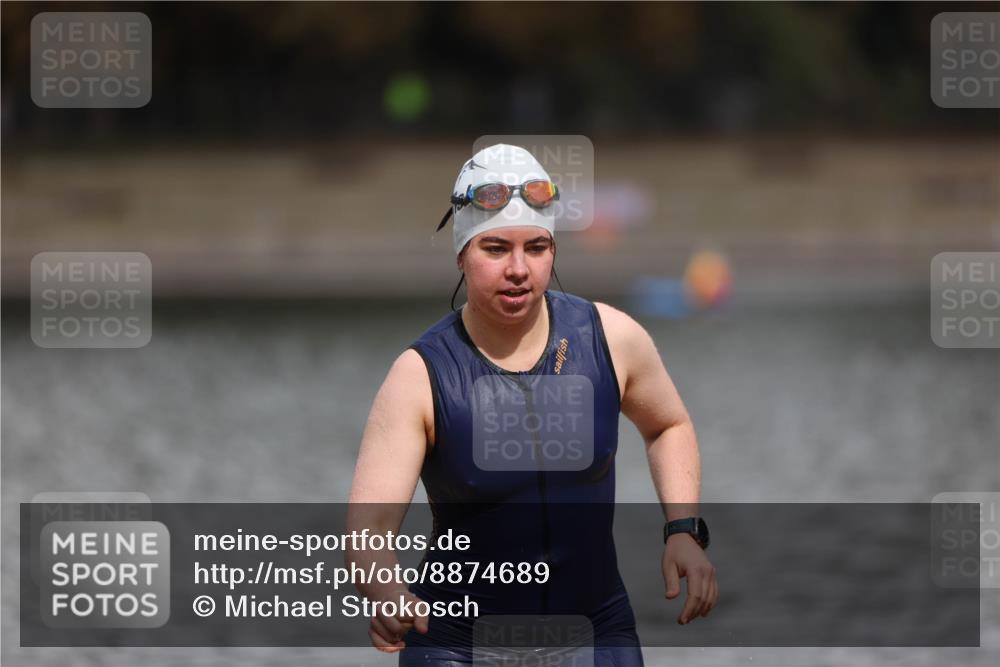 14.09.2025 - Stadtparktriathlon Michael Strokosch http://msf.ph/oto/8874689 14.09.2025 12:41:00 Schwimmen 1323 meine-sportfotos.de