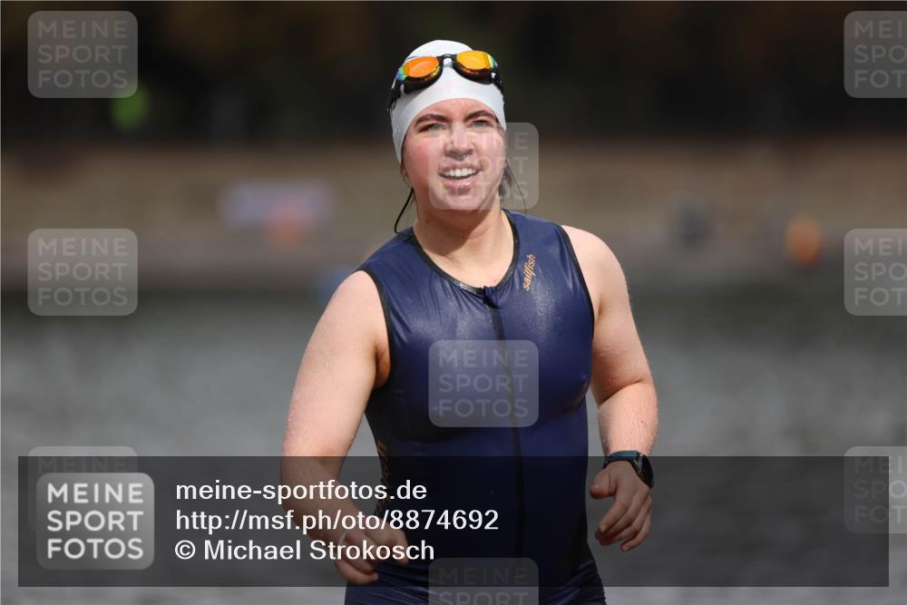 14.09.2025 - Stadtparktriathlon Michael Strokosch http://msf.ph/oto/8874692 14.09.2025 12:41:01 Schwimmen 1323 meine-sportfotos.de