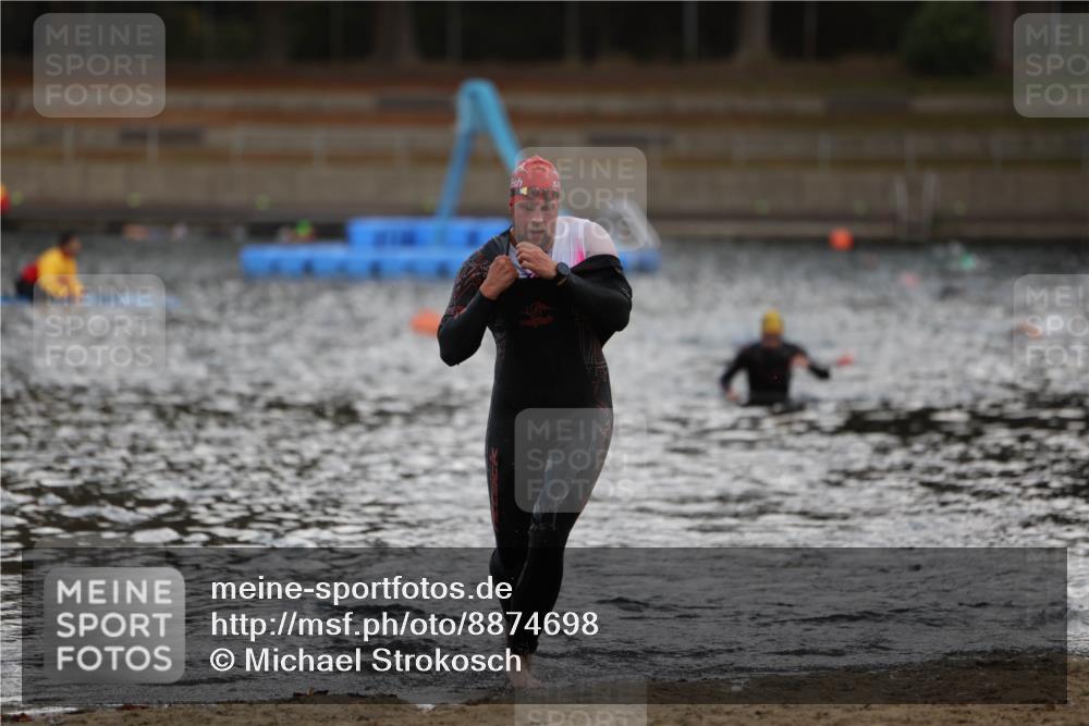 14.09.2025 - Stadtparktriathlon Michael Strokosch http://msf.ph/oto/8874698 14.09.2025 12:49:37 Schwimmen 1514 meine-sportfotos.de