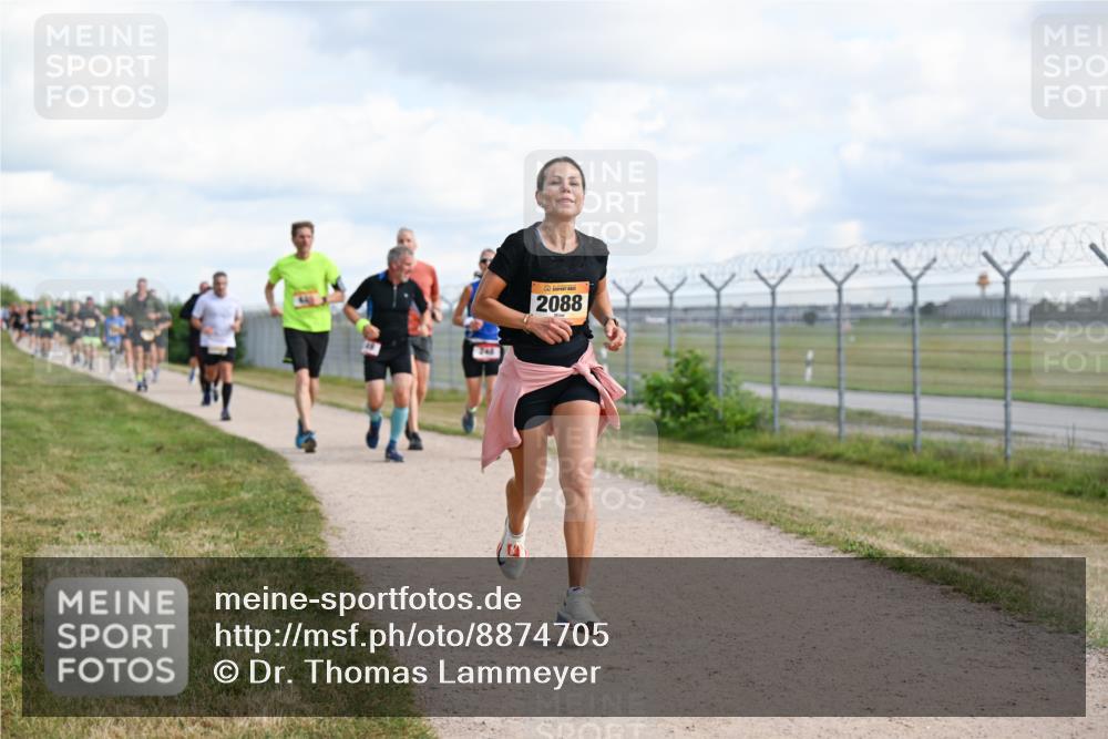 14.09.2025 - Airport Race Dr. Thomas Lammeyer http://msf.ph/oto/8874705 14.09.2025 12:19:26 Laufen 248, 2088 meine-sportfotos.de