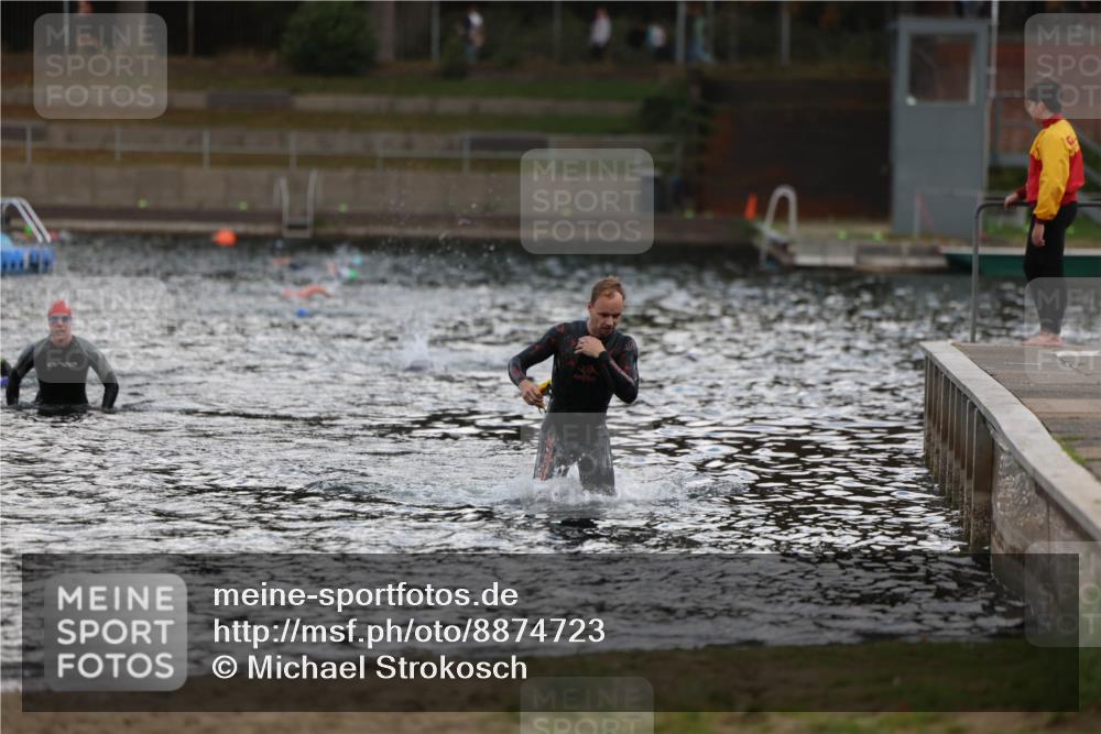 14.09.2025 - Stadtparktriathlon Michael Strokosch http://msf.ph/oto/8874723 14.09.2025 12:49:47 Schwimmen 1504 meine-sportfotos.de
