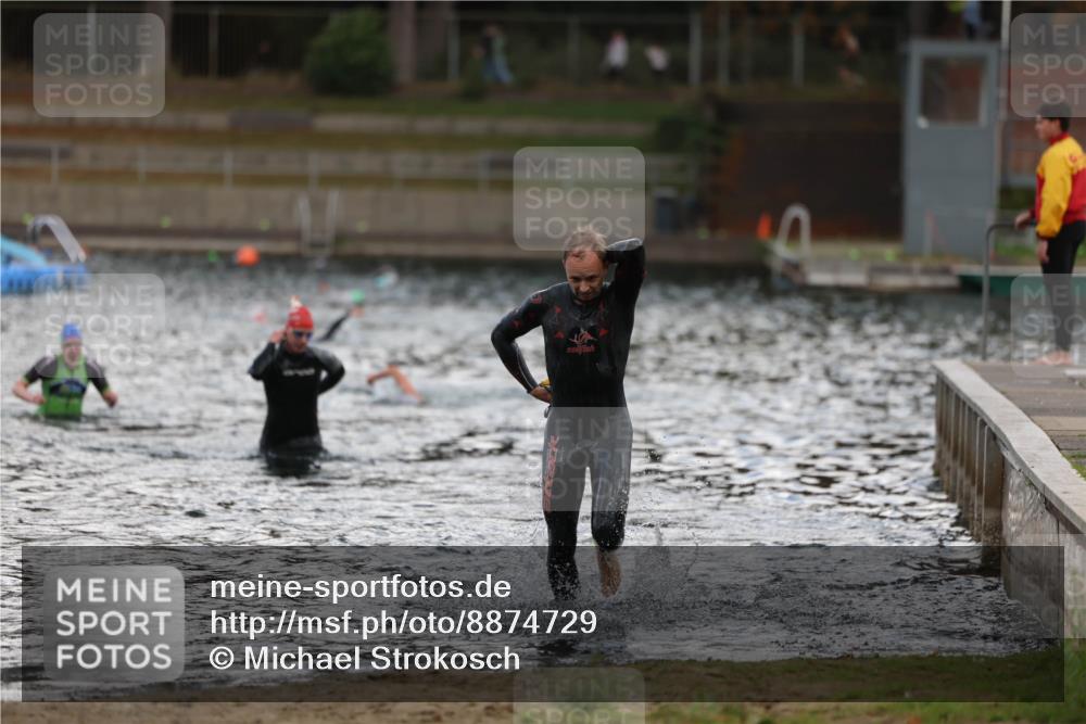 14.09.2025 - Stadtparktriathlon Michael Strokosch http://msf.ph/oto/8874729 14.09.2025 12:49:51 Schwimmen 1469, 1504 meine-sportfotos.de