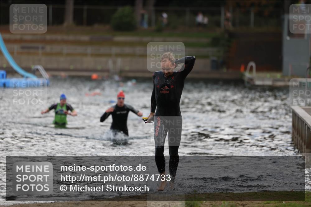 14.09.2025 - Stadtparktriathlon Michael Strokosch http://msf.ph/oto/8874733 14.09.2025 12:49:52 Schwimmen 1469, 1504 meine-sportfotos.de