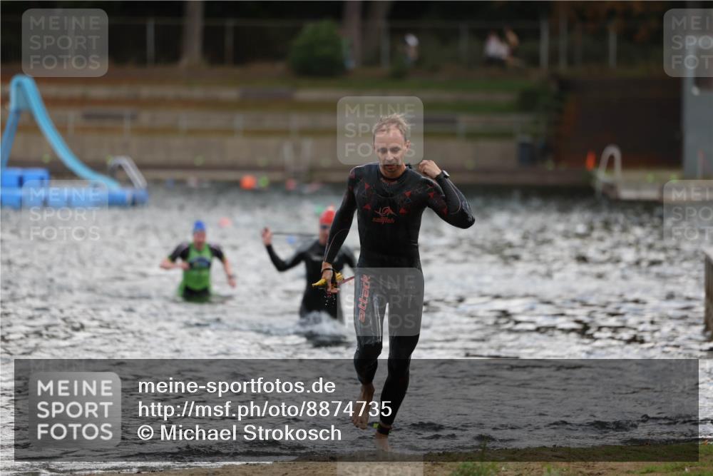 14.09.2025 - Stadtparktriathlon Michael Strokosch http://msf.ph/oto/8874735 14.09.2025 12:49:53 Schwimmen 1469, 1504 meine-sportfotos.de
