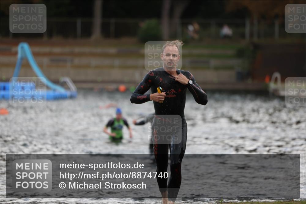 14.09.2025 - Stadtparktriathlon Michael Strokosch http://msf.ph/oto/8874740 14.09.2025 12:49:54 Schwimmen 1469, 1504 meine-sportfotos.de