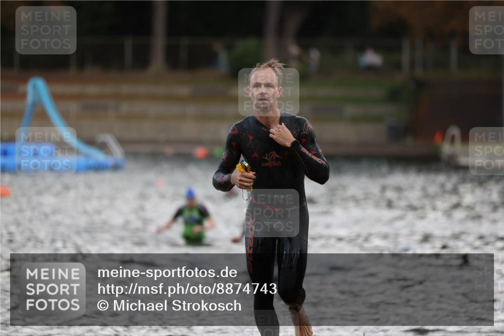 14.09.2025 - Stadtparktriathlon Michael Strokosch http://msf.ph/oto/8874743 14.09.2025 12:49:55 Schwimmen 1469, 1504 meine-sportfotos.de