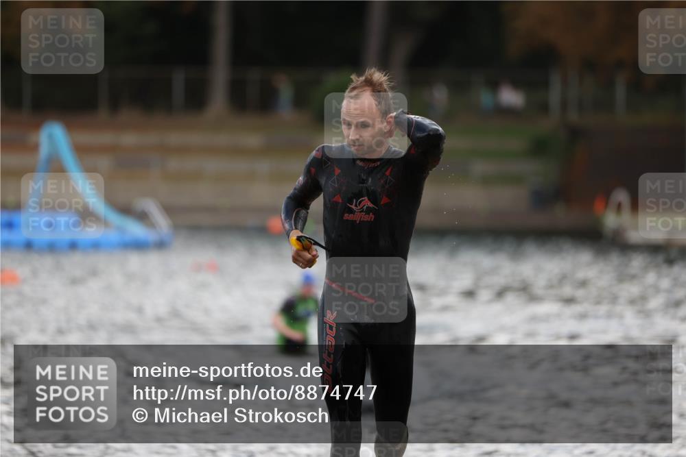 14.09.2025 - Stadtparktriathlon Michael Strokosch http://msf.ph/oto/8874747 14.09.2025 12:49:55 Schwimmen 1469, 1504 meine-sportfotos.de