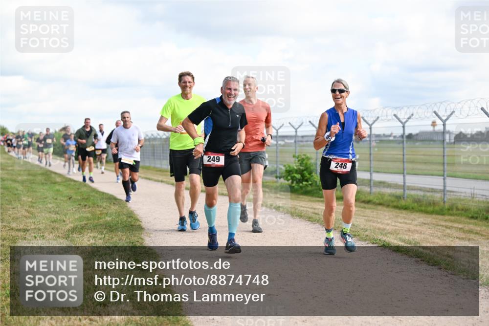 14.09.2025 - Airport Race Dr. Thomas Lammeyer http://msf.ph/oto/8874748 14.09.2025 12:19:28 Laufen 249, 248 meine-sportfotos.de