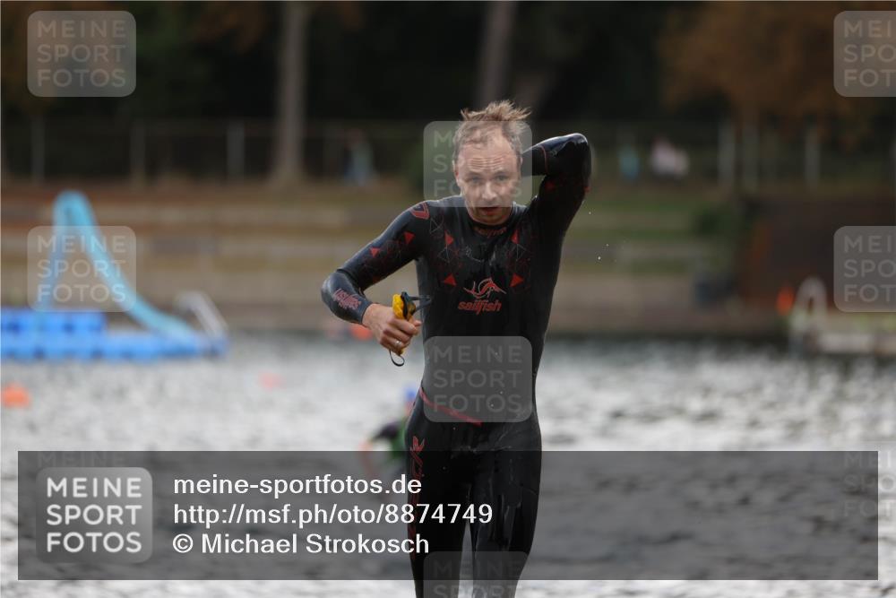 14.09.2025 - Stadtparktriathlon Michael Strokosch http://msf.ph/oto/8874749 14.09.2025 12:49:56 Schwimmen 1469, 1504 meine-sportfotos.de