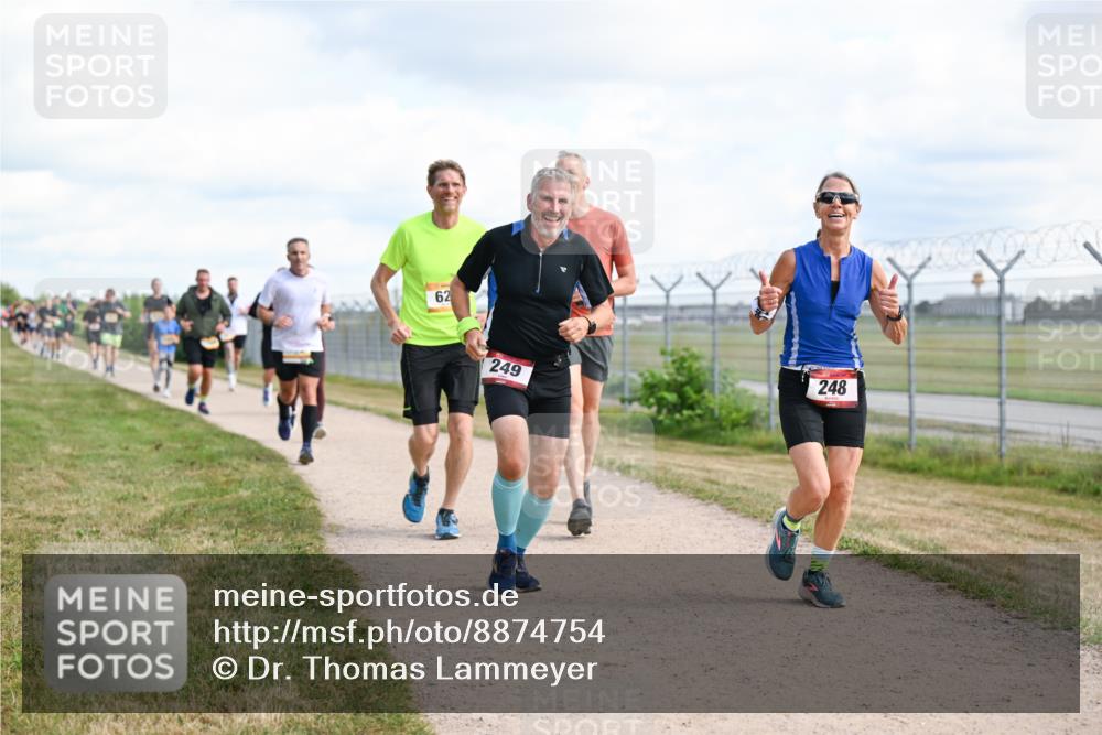 14.09.2025 - Airport Race Dr. Thomas Lammeyer http://msf.ph/oto/8874754 14.09.2025 12:19:28 Laufen 62, 248, 249 meine-sportfotos.de