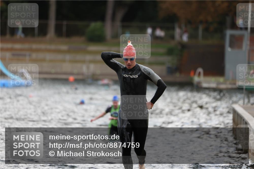 14.09.2025 - Stadtparktriathlon Michael Strokosch http://msf.ph/oto/8874759 14.09.2025 12:50:00 Schwimmen 1441, 1469, 1504 meine-sportfotos.de