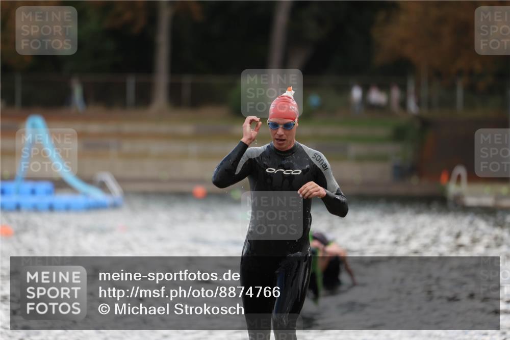 14.09.2025 - Stadtparktriathlon Michael Strokosch http://msf.ph/oto/8874766 14.09.2025 12:50:01 Schwimmen 1441, 1469, 1504 meine-sportfotos.de