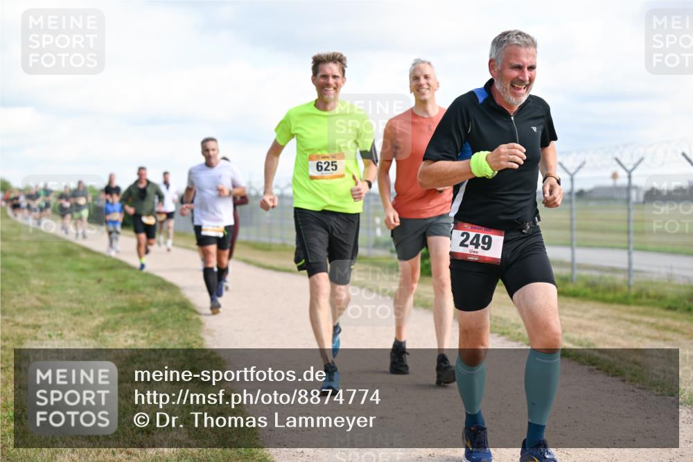 14.09.2025 - Airport Race Dr. Thomas Lammeyer http://msf.ph/oto/8874774 14.09.2025 12:19:29 Laufen 625, 249 meine-sportfotos.de