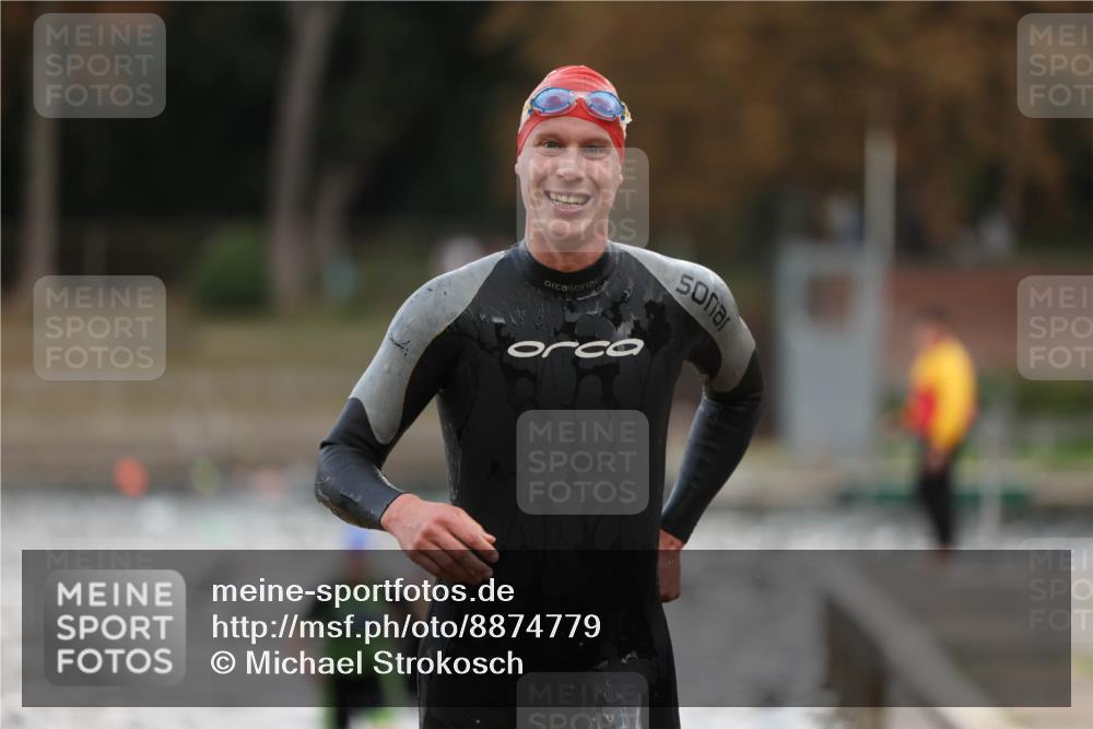 14.09.2025 - Stadtparktriathlon Michael Strokosch http://msf.ph/oto/8874779 14.09.2025 12:50:04 Schwimmen 1441, 1442, 1469 meine-sportfotos.de