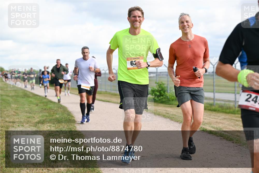 14.09.2025 - Airport Race Dr. Thomas Lammeyer http://msf.ph/oto/8874780 14.09.2025 12:19:30 Laufen 62, 24 meine-sportfotos.de