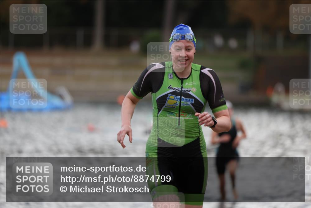 14.09.2025 - Stadtparktriathlon Michael Strokosch http://msf.ph/oto/8874799 14.09.2025 12:50:12 Schwimmen 1441, 1442 meine-sportfotos.de