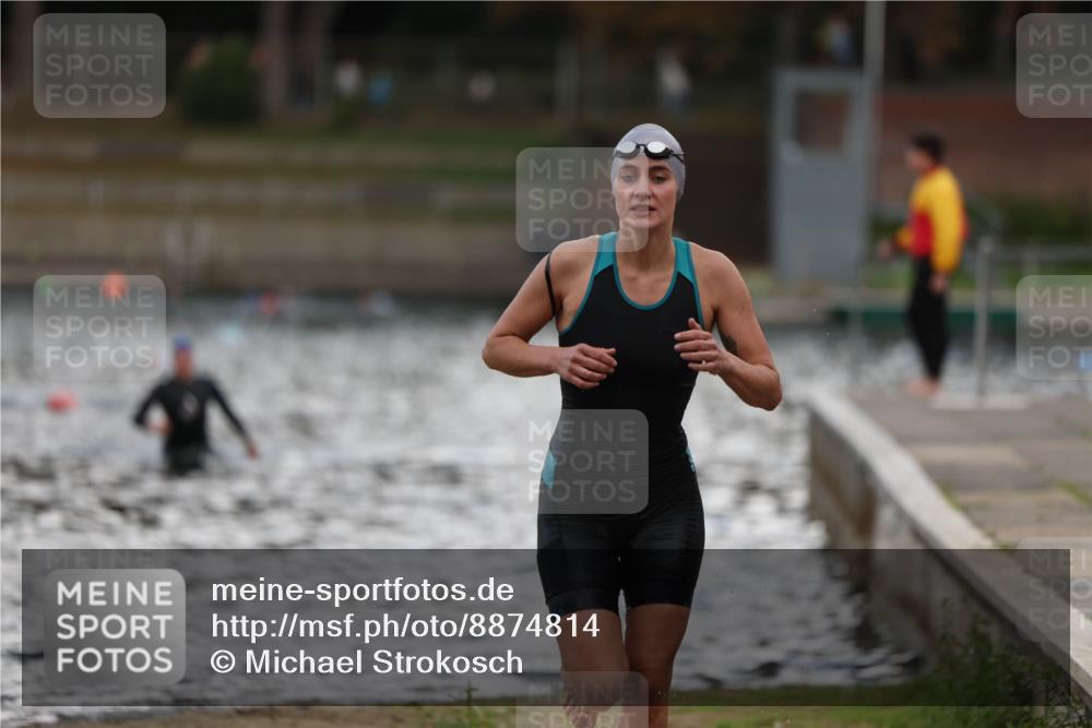 14.09.2025 - Stadtparktriathlon Michael Strokosch http://msf.ph/oto/8874814 14.09.2025 12:50:16 Schwimmen 1442 meine-sportfotos.de
