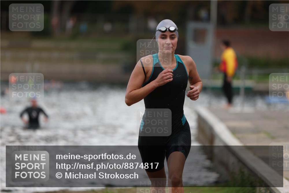 14.09.2025 - Stadtparktriathlon Michael Strokosch http://msf.ph/oto/8874817 14.09.2025 12:50:16 Schwimmen 1442 meine-sportfotos.de