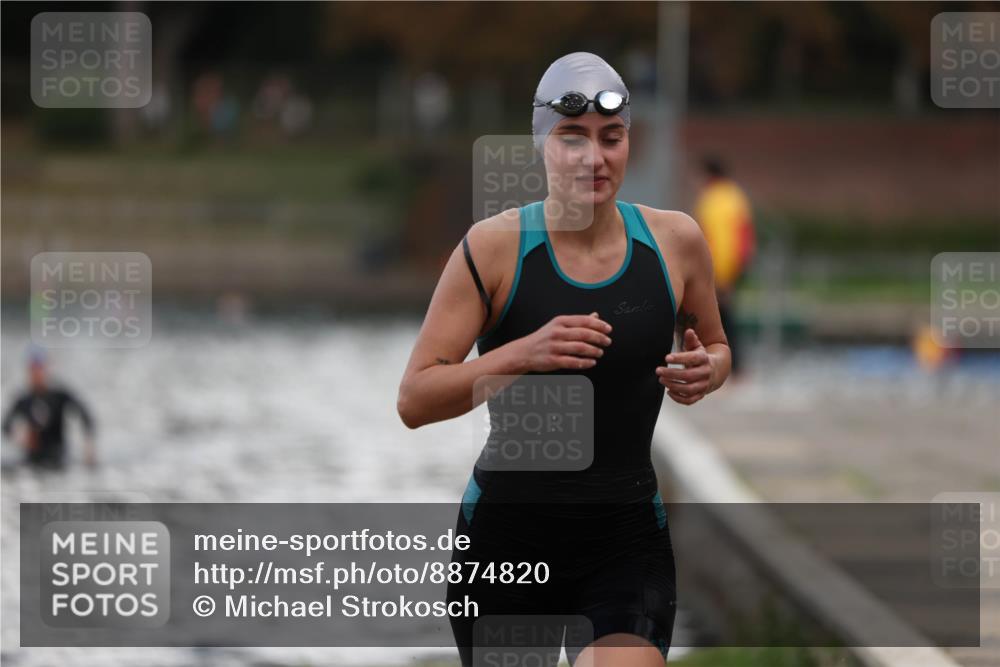 14.09.2025 - Stadtparktriathlon Michael Strokosch http://msf.ph/oto/8874820 14.09.2025 12:50:17 Schwimmen 1442 meine-sportfotos.de