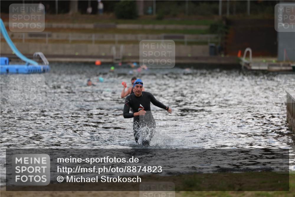 14.09.2025 - Stadtparktriathlon Michael Strokosch http://msf.ph/oto/8874823 14.09.2025 12:50:27 Schwimmen 1452 meine-sportfotos.de