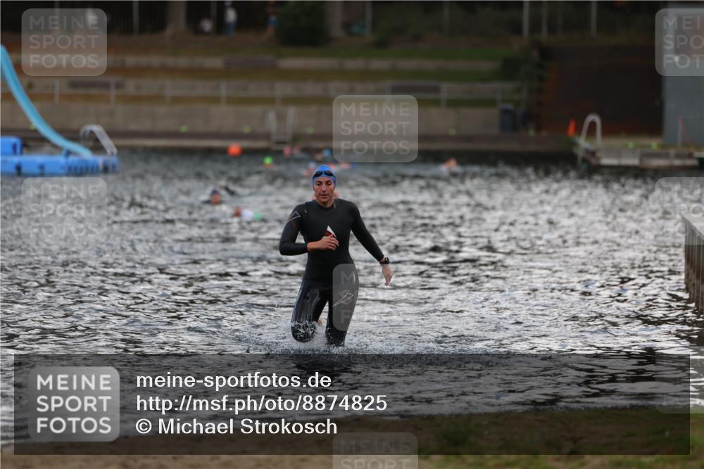 14.09.2025 - Stadtparktriathlon Michael Strokosch http://msf.ph/oto/8874825 14.09.2025 12:50:28 Schwimmen 1452 meine-sportfotos.de