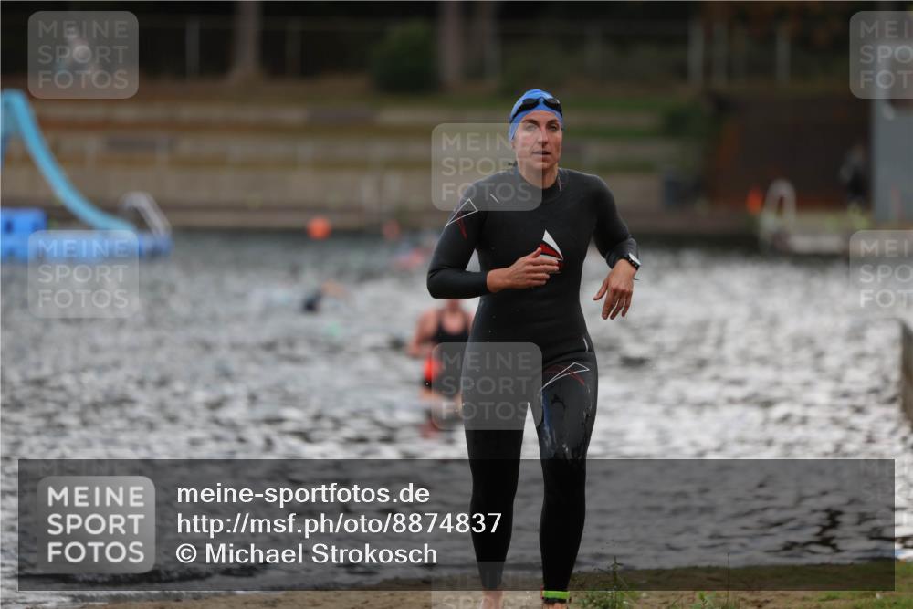 14.09.2025 - Stadtparktriathlon Michael Strokosch http://msf.ph/oto/8874837 14.09.2025 12:50:34 Schwimmen 1452 meine-sportfotos.de
