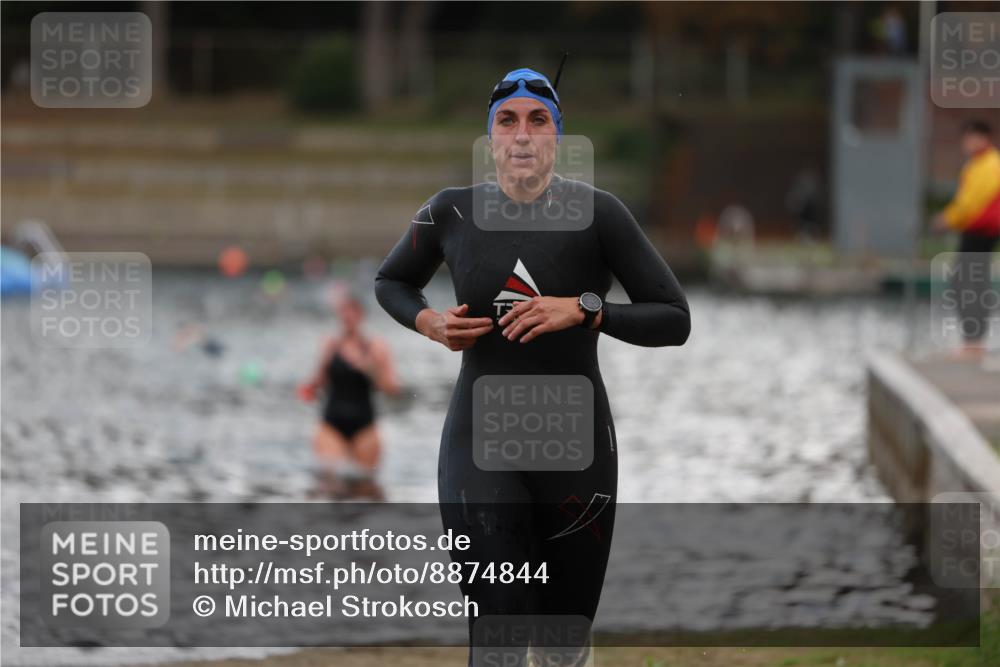 14.09.2025 - Stadtparktriathlon Michael Strokosch http://msf.ph/oto/8874844 14.09.2025 12:50:35 Schwimmen 1452 meine-sportfotos.de
