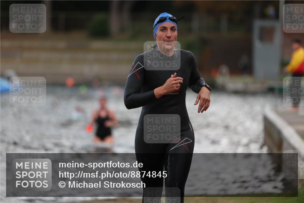 14.09.2025 - Stadtparktriathlon Michael Strokosch http://msf.ph/oto/8874845 14.09.2025 12:50:35 Schwimmen 1452 meine-sportfotos.de