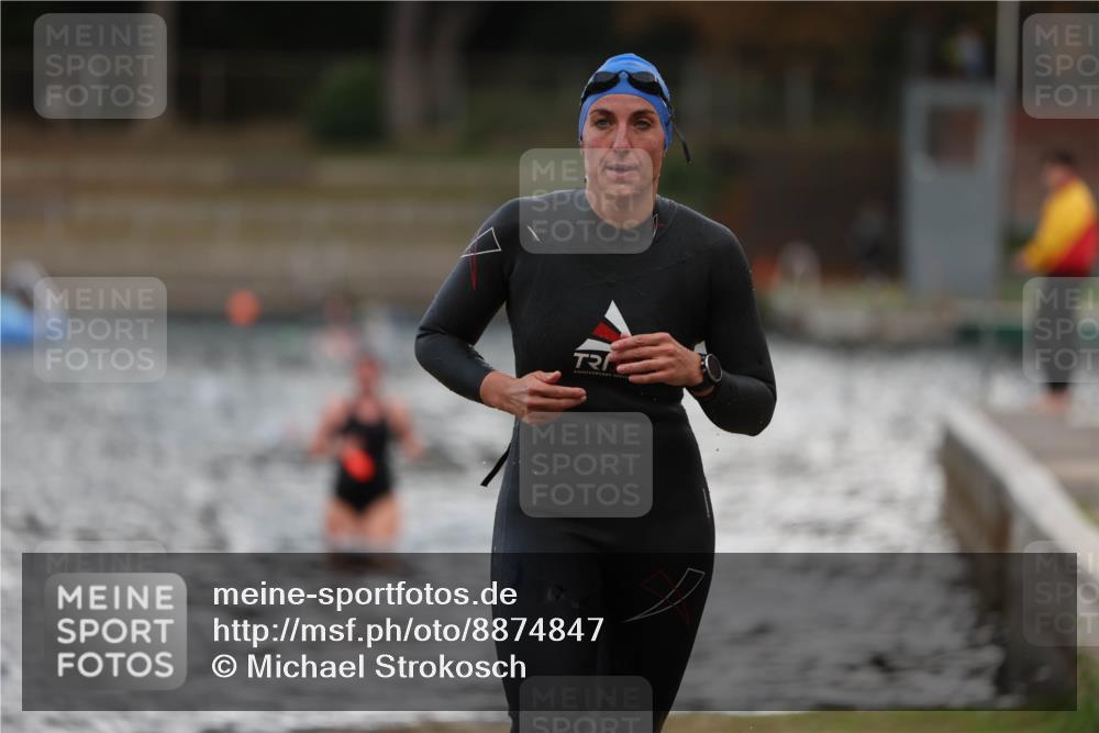14.09.2025 - Stadtparktriathlon Michael Strokosch http://msf.ph/oto/8874847 14.09.2025 12:50:36 Schwimmen 1452 meine-sportfotos.de