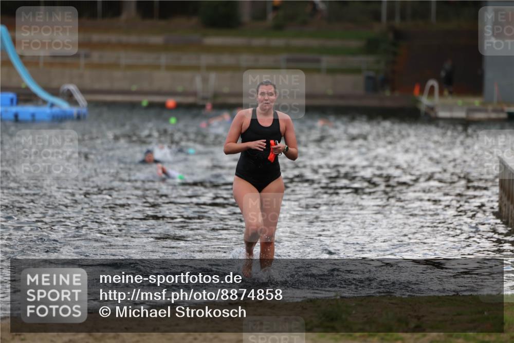 14.09.2025 - Stadtparktriathlon Michael Strokosch http://msf.ph/oto/8874858 14.09.2025 12:50:43 Schwimmen 1446 meine-sportfotos.de