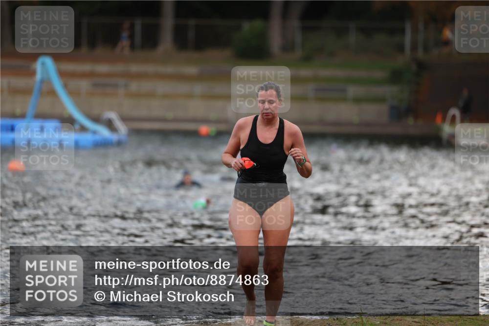 14.09.2025 - Stadtparktriathlon Michael Strokosch http://msf.ph/oto/8874863 14.09.2025 12:50:45 Schwimmen 1446 meine-sportfotos.de