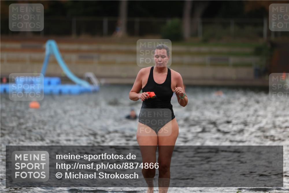 14.09.2025 - Stadtparktriathlon Michael Strokosch http://msf.ph/oto/8874866 14.09.2025 12:50:46 Schwimmen 1446 meine-sportfotos.de