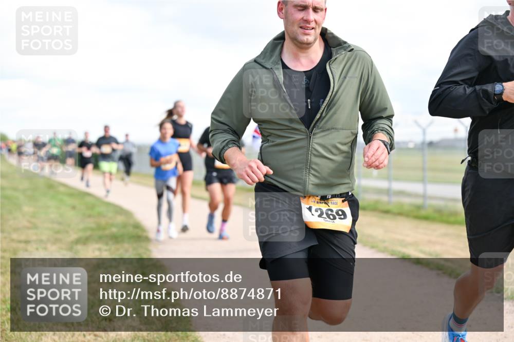 14.09.2025 - Airport Race Dr. Thomas Lammeyer http://msf.ph/oto/8874871 14.09.2025 12:19:35 Laufen 1269 meine-sportfotos.de