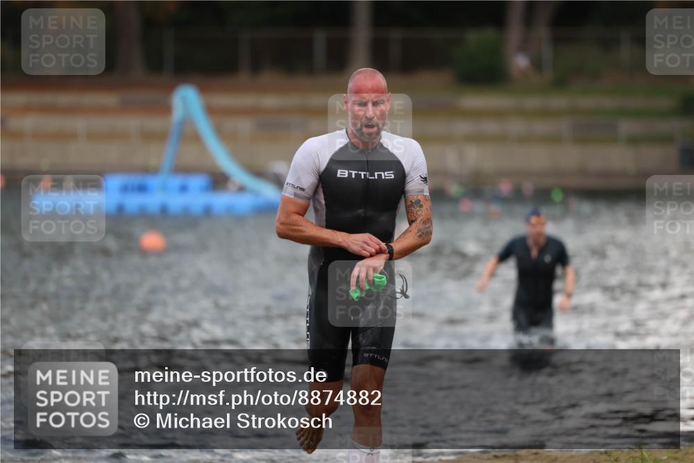 14.09.2025 - Stadtparktriathlon Michael Strokosch http://msf.ph/oto/8874882 14.09.2025 12:51:03 Schwimmen 1492, 1510 meine-sportfotos.de